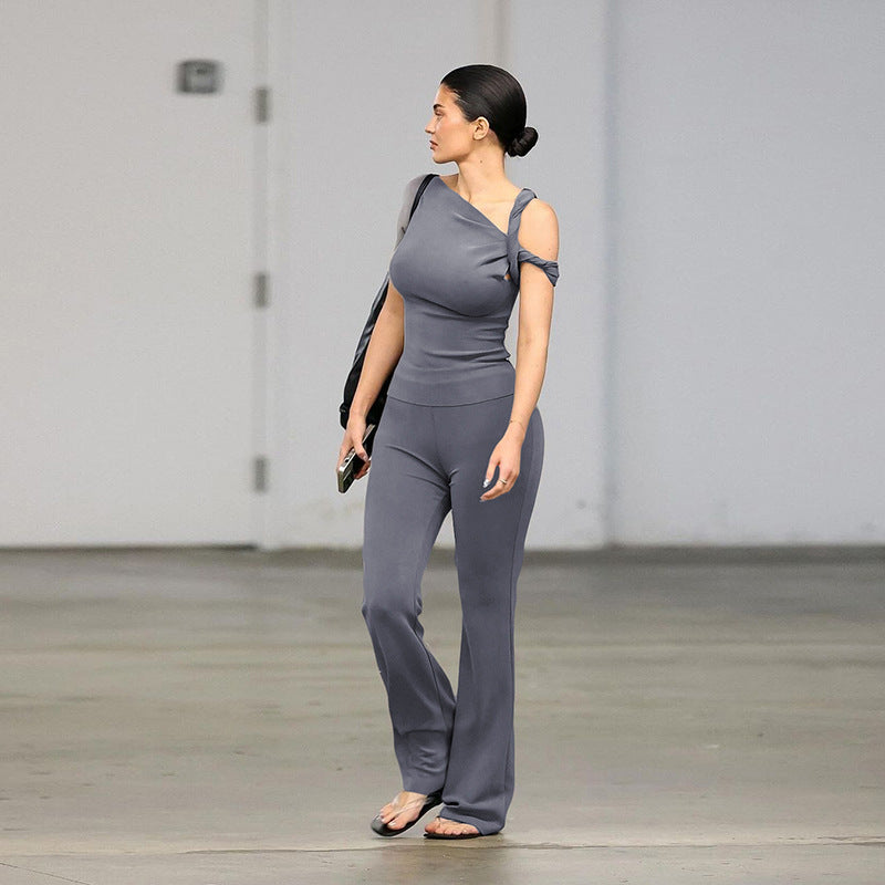 Damen Eleganter Einteiler mit asymmetrischem Schnitt und geschmackvollem Detail Echo Archiv