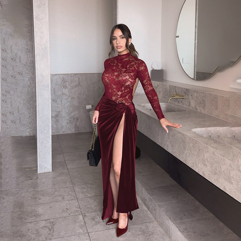 Damen Elegantes Spitzen- und Samt-Abendkleid mit hohem Schlitz und dekorativem Gürtel Echo Archiv
