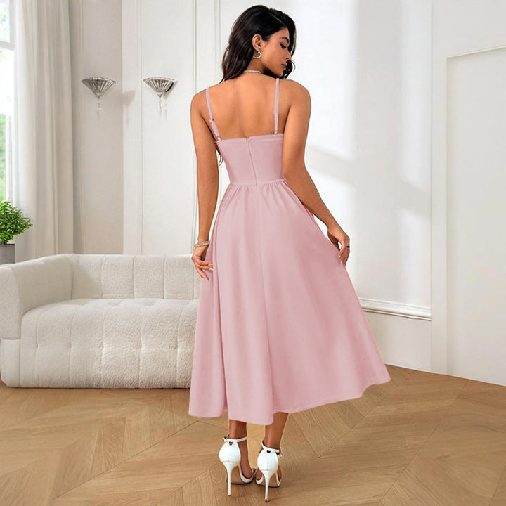 Damen elegantes Maxikleid mit taillierter Silhouette und feinen Trägern Echo Archiv