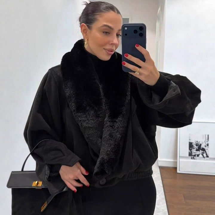 Damen Kurzjacke mit voluminösem Kunstfell-Schalkragen und elastischem Saum Echoarchiv