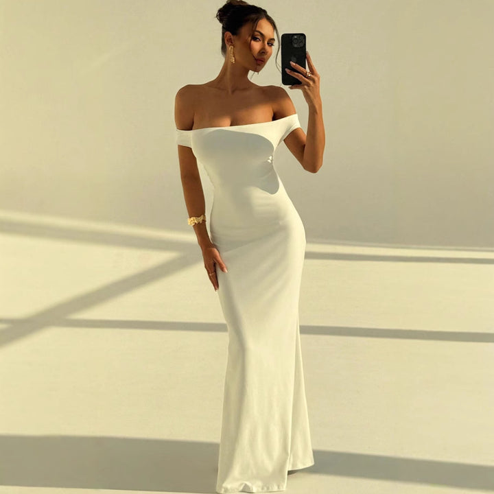 Damen Elegantes Off-Shoulder Maxikleid mit figurbetontem Schnitt Echo Archiv