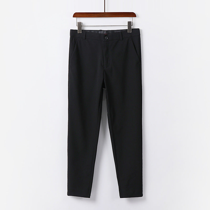 Herren Schmale Chino-Hose aus Stretch-Baumwollmix mit schmalem Bein und Bundfalten Echoarchiv