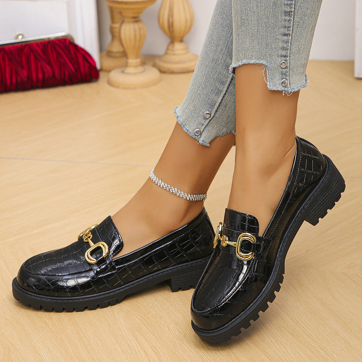 Damen nan glänzende Krokoprägung Loafer mit profilierter Traktorsohle und goldener Zierschnalle Echo Archiv
