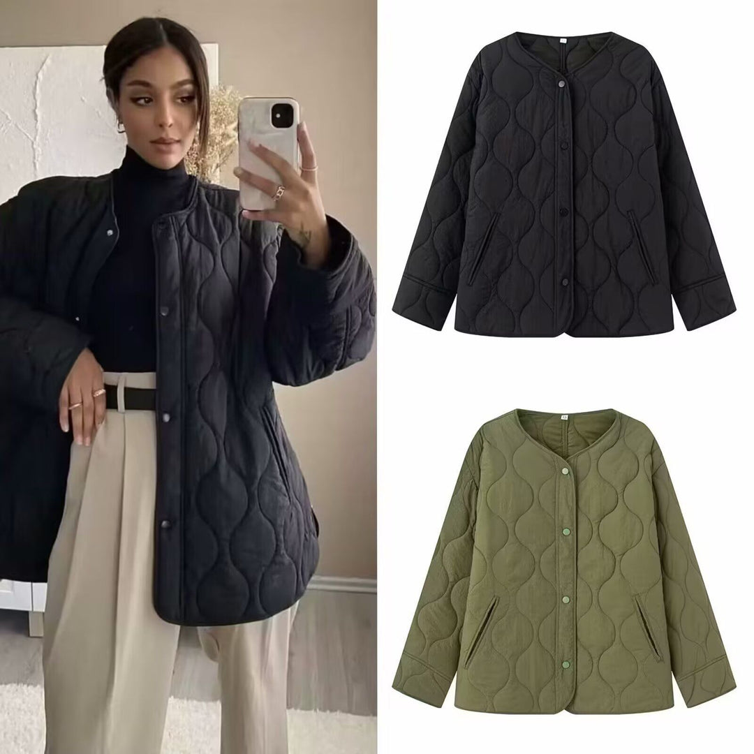 Damen Leicht gesteppte Oversize-Jacke mit Rundhals, Druckknopfleiste und Eingrifftaschen Echo Archiv