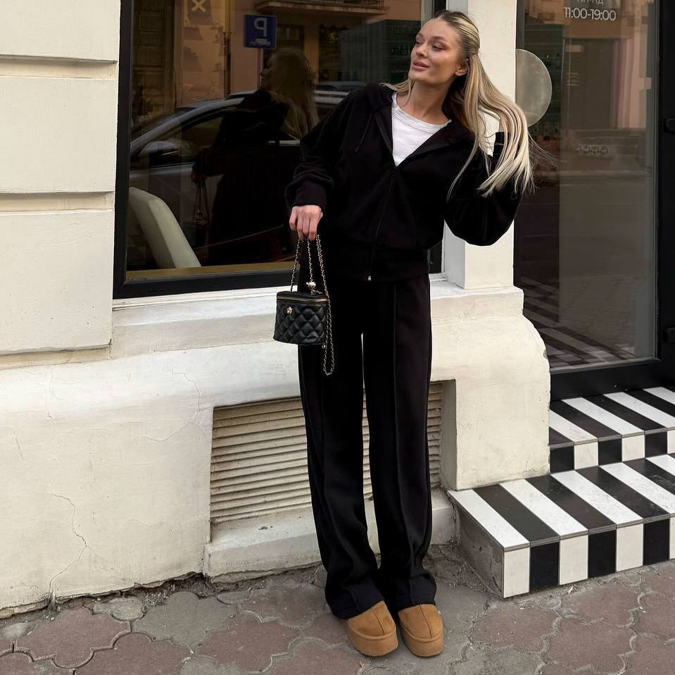 Damen Bequemer Fleece-Hoodie und Couchhose Echo Archiv