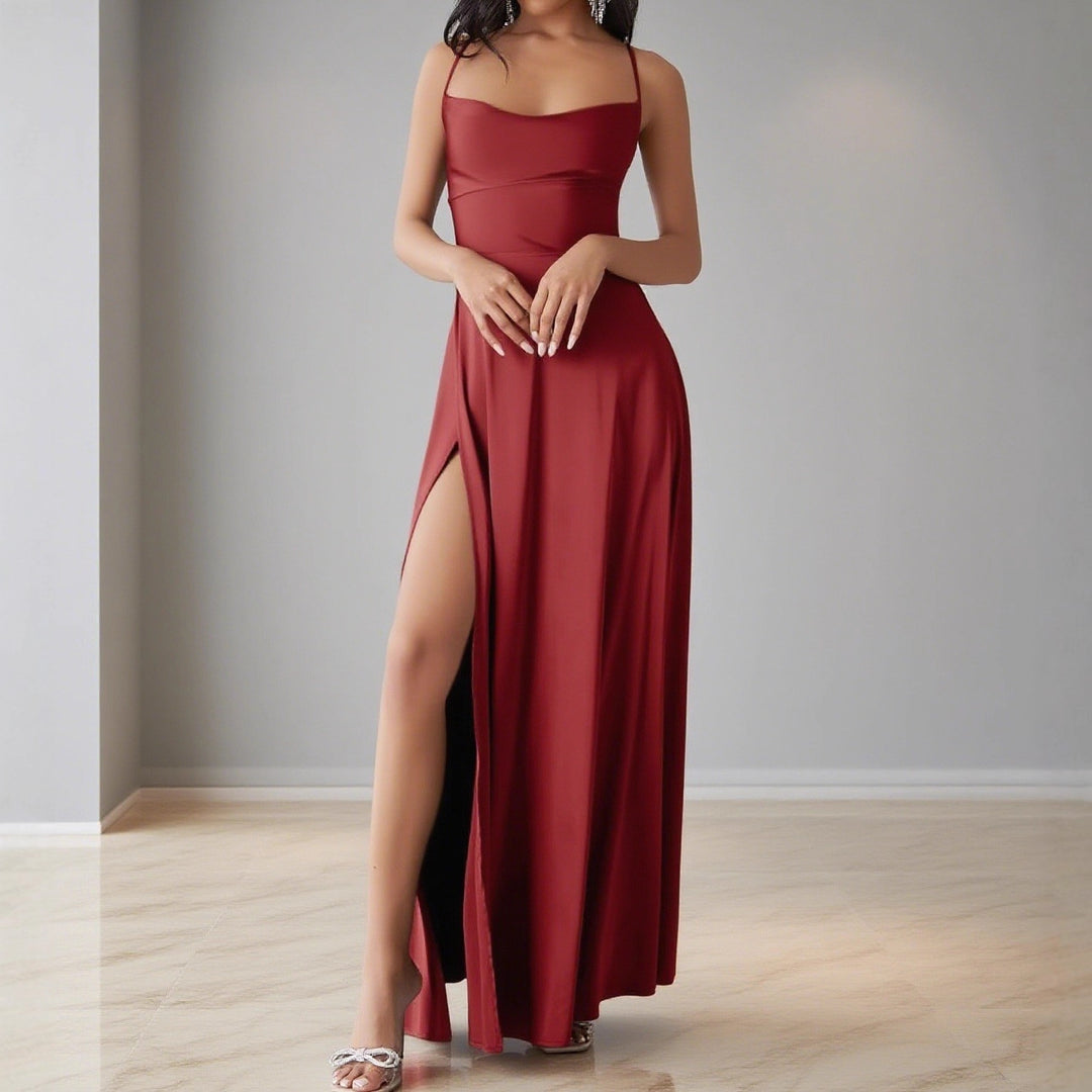 Damen Elegantes Maxikleid mit seitlichem Schlitz und zarten Trägern Echo Archiv