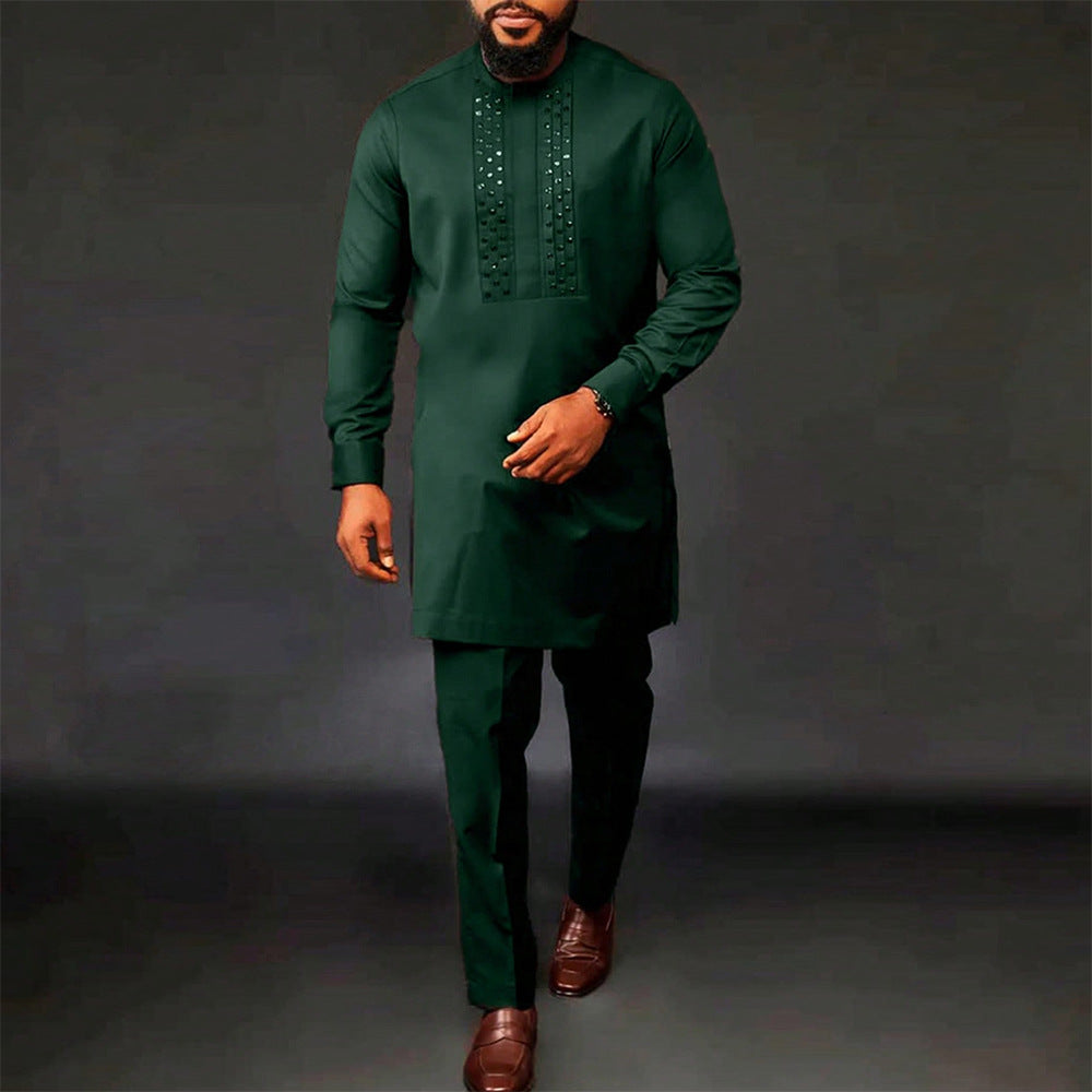 Herren traditionelles Kaftan-Outfit mit eleganten Stickereien Echoarchiv