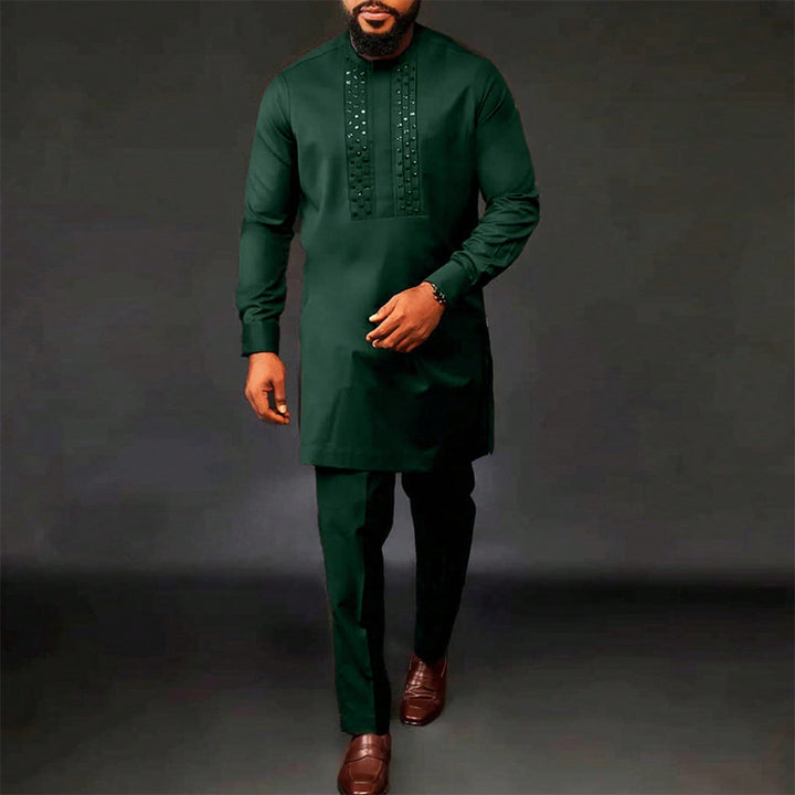 Herren traditionelles Kaftan-Outfit mit eleganten Stickereien Echoarchiv