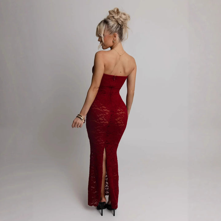 Damen Spitzenabendkleid mit herzförmigem Ausschnitt und figurbetontem Schnitt Echo Archiv