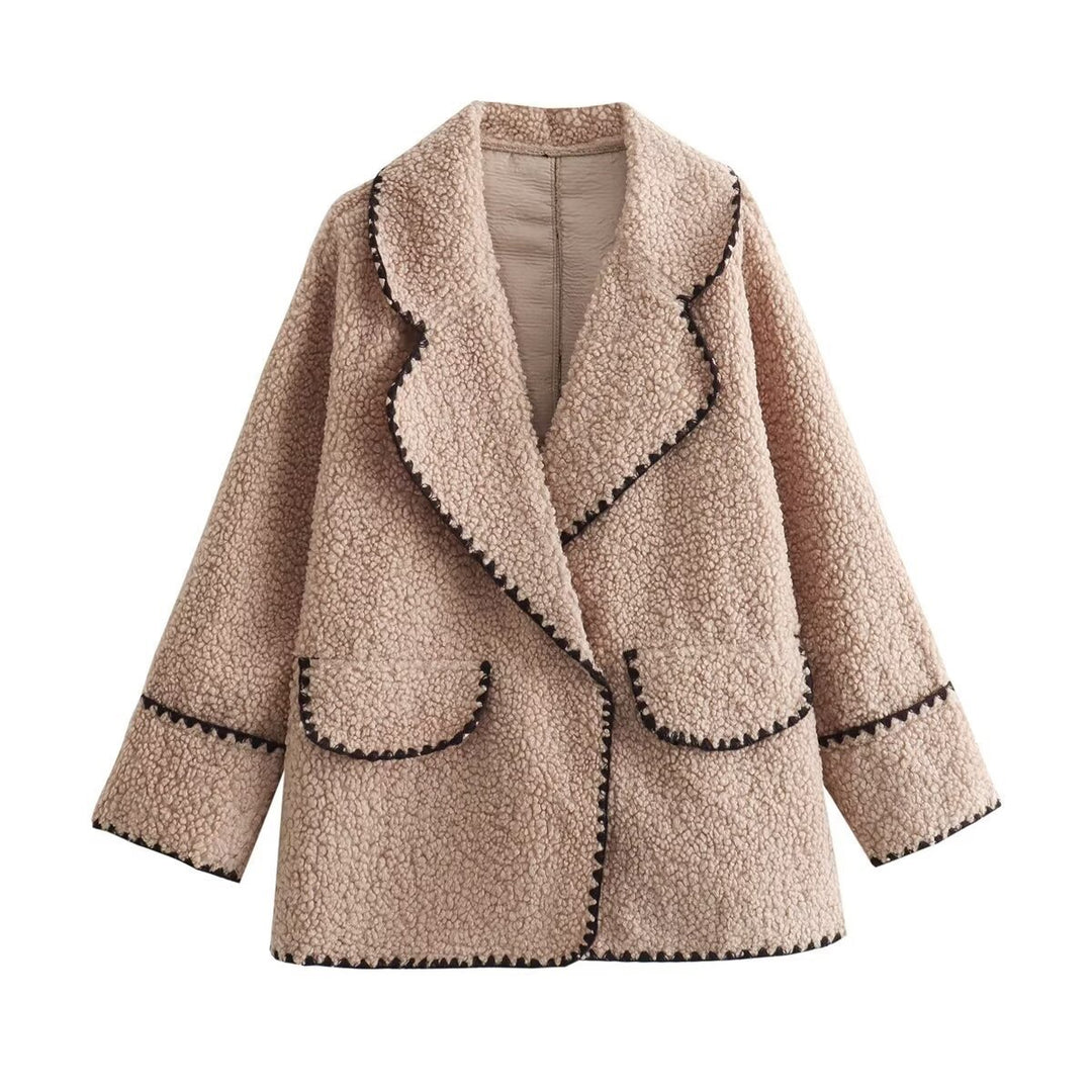 Damen nan kurz geschnittener Teddy-Mantel mit großem Schalkragen, aufgesetzten Taschen und kontrastierendem Zierbesatz Echo Archiv