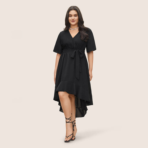 Damen Elegantes Wickelkleid mit asymmetrischem Saum und taillierendem Gürtel Echo Archiv