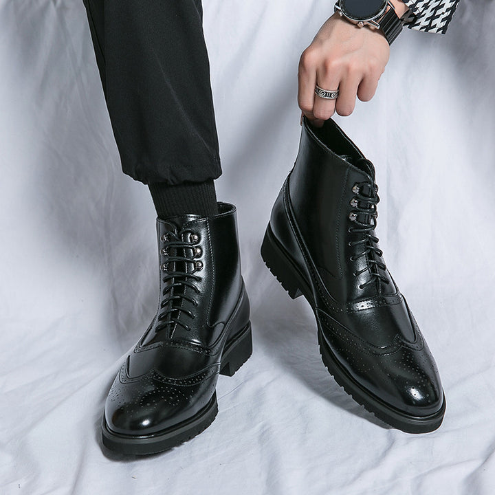 Herren klassische Brogue-Schnürstiefelette mit perforiertem Wingtip und griffiger Gummisohle Echo Archiv