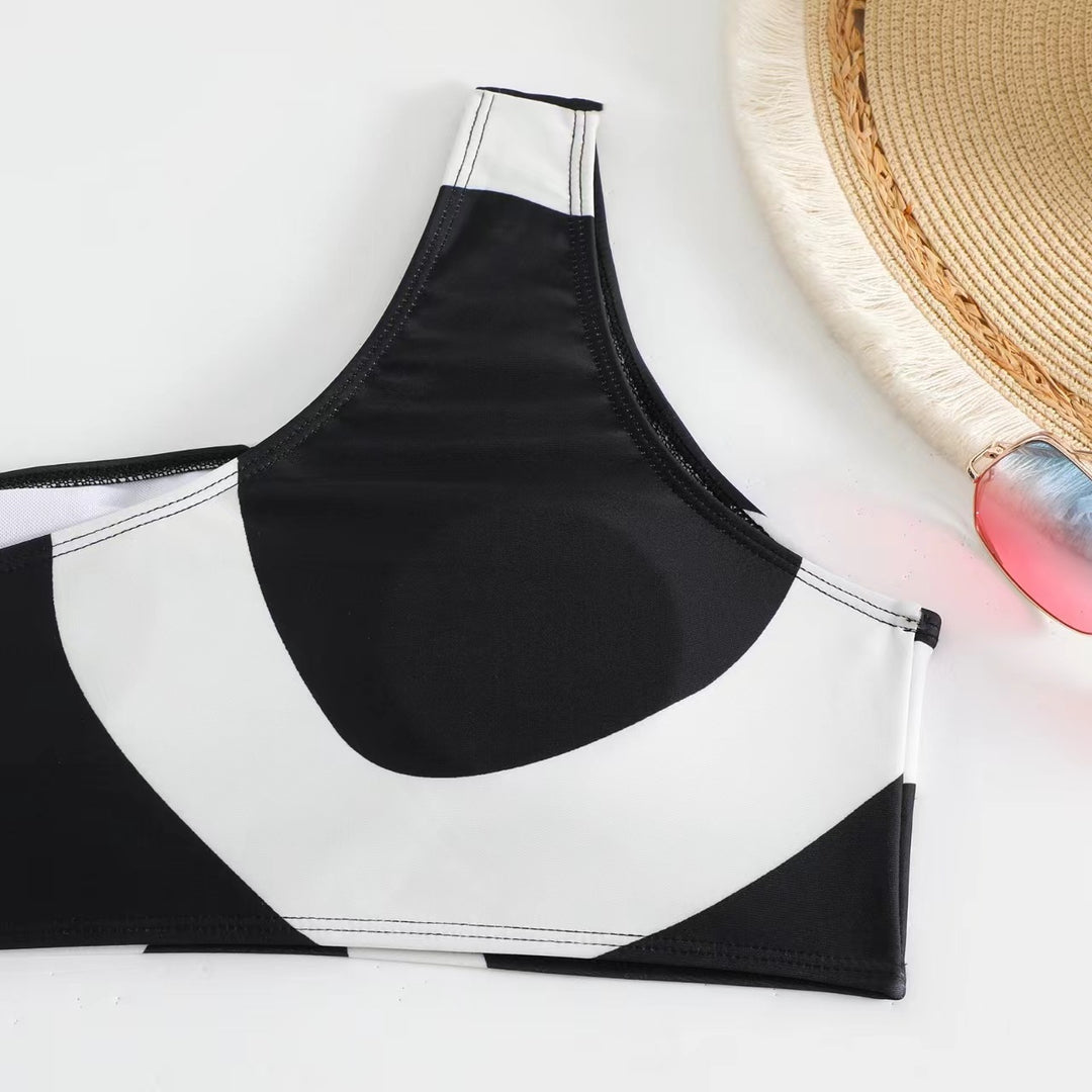 Damen Bikini-Set mit asymmetrischem Oberteil und eleganter Wickelrock Echo Archiv