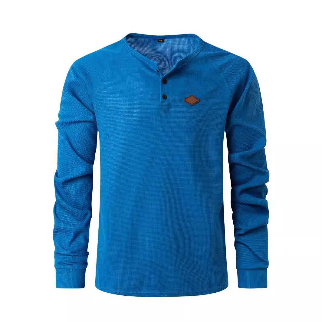 Herren Langarm-Henley-Shirt mit strukturiertem Gewebe und modischen Knopfdetails Echoarchiv