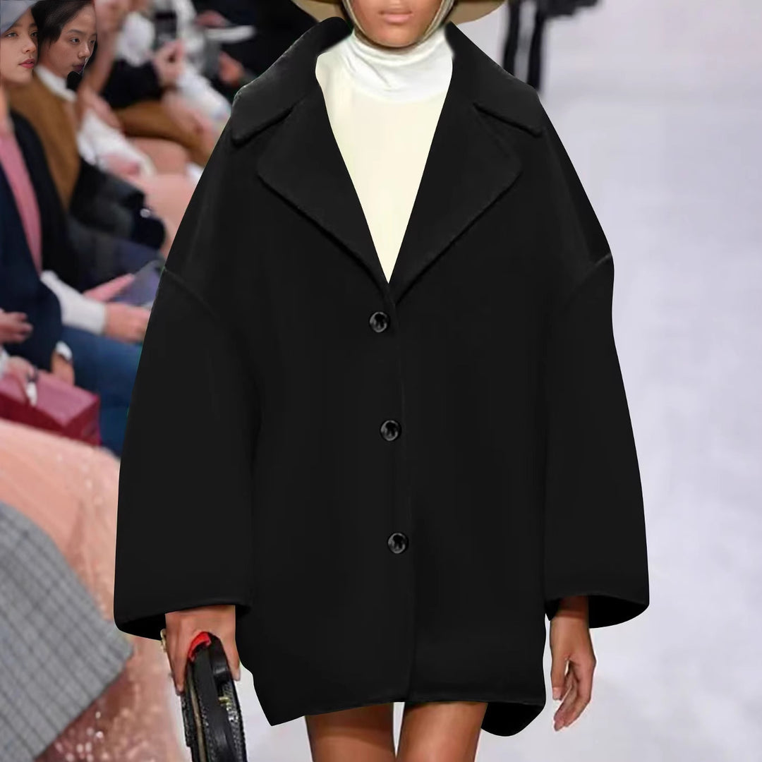 Damen Oversize-Kurzmantel mit weitem Revers und Knopfverschluss – Montévia