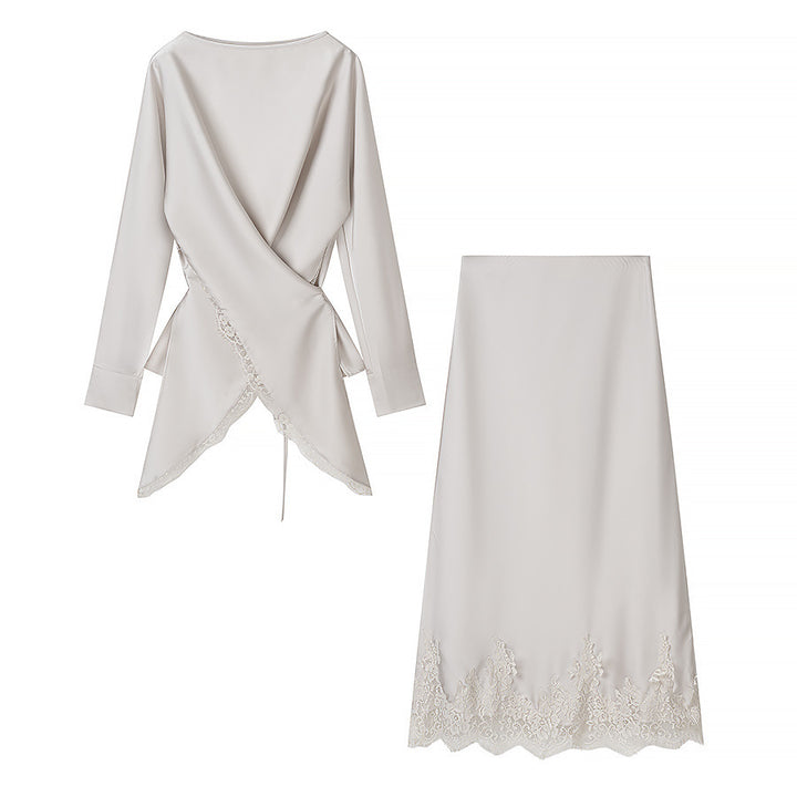 Damen Zweiteiliges Satin-Set mit Wickelbluse und Midirock mit Spitzenbesatz Echo Archiv