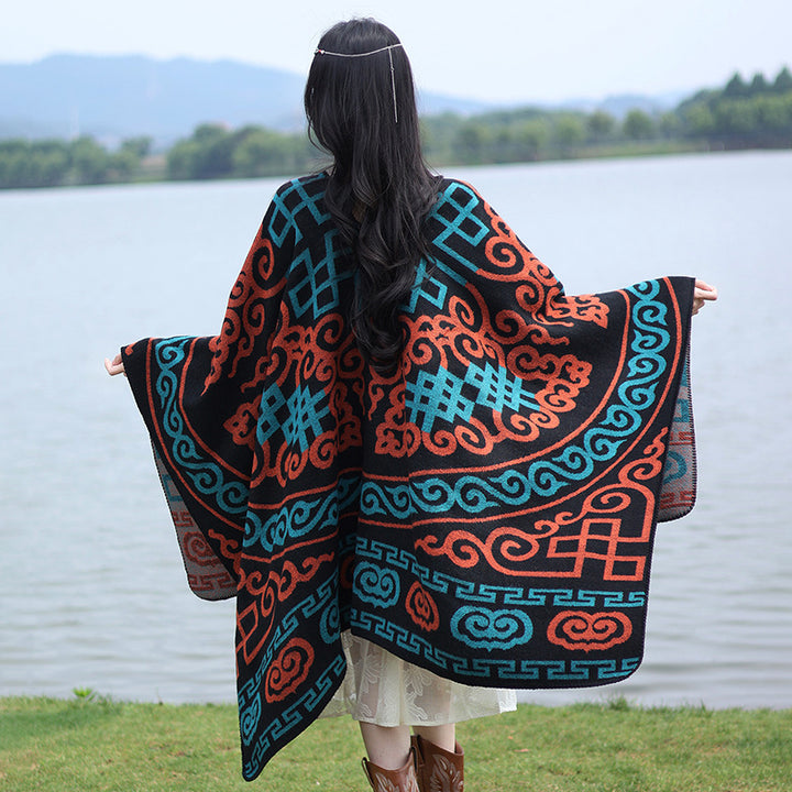 Damen Jacquard-Überwurf im Ruana-Stil mit ornamentaler Webstruktur – Avérine