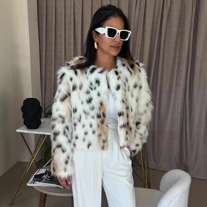 Damen Kurzfelljacke aus Kunstfell mit Leoprint und kastiger Silhouette Echo Archiv