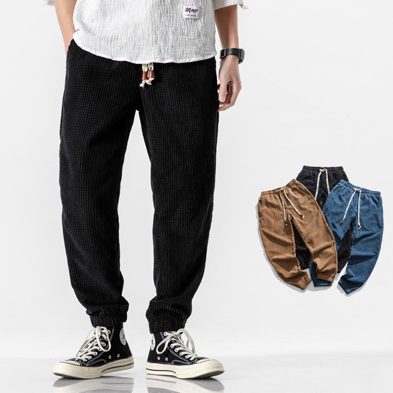 Herren Cordhose im Jogger‑Stil aus Cordvelours mit elastischem Bund und gerippten Beinabschlüssen Echo Archiv
