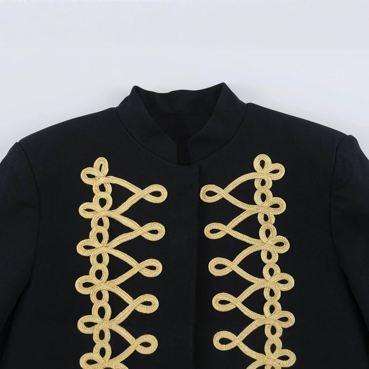 Damen Cropped-Bolerojacke mit hohem Stehkragen und dekorativer Galonborte Echo Archiv