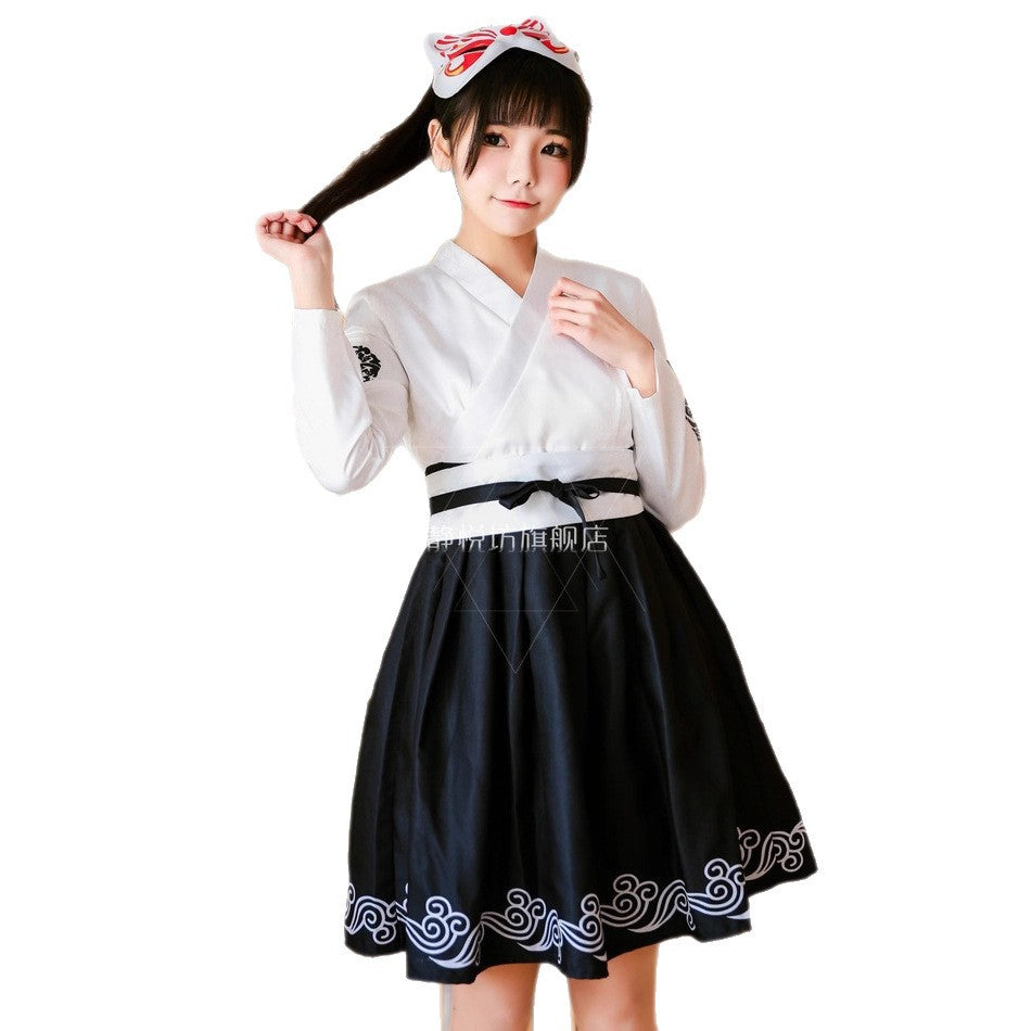 Damen Kleid im eleganten Kimono-Stil mit kontrastierenden Akzenten Echo Archiv