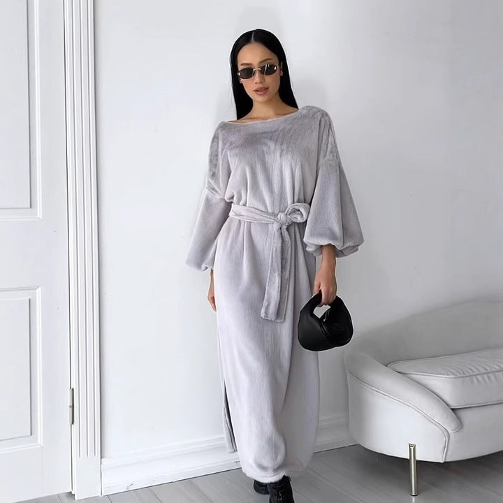 Damen Kuschel-Midikleid mit Bindegürtel und Ballonärmeln Echoarchiv