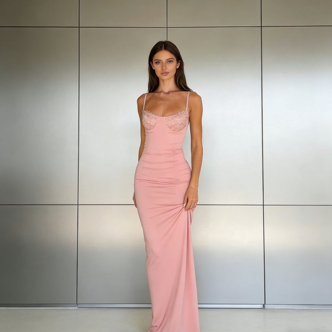 Damen Körperbetontes Maxikleid mit Spitzenakzenten Echo Archiv