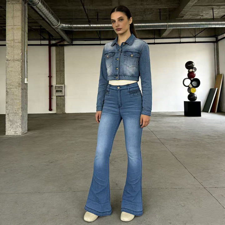 Damen nan High‑Waist Schlagjeans mit modellierender Hüftform, verstärkten Beinnähten und extra weitem Trompetenbein Echo Archiv
