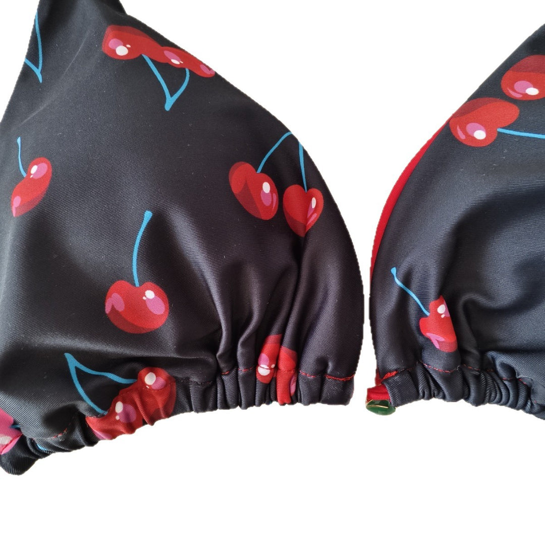 Damen Triangel-Bikini mit verspieltem Kirschenmuster und elastischen Bindebändern Echo Archiv