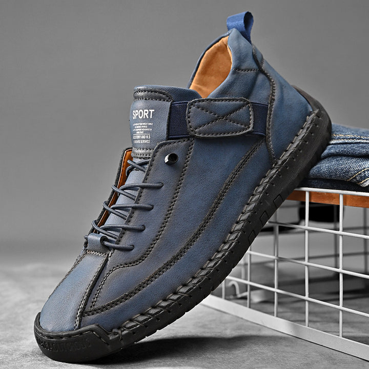 Herren Ledernachahmender Freizeit‑Sneaker mit Klettriemen, Mokassinnaht & profilierter Gummisohle Echoarchiv