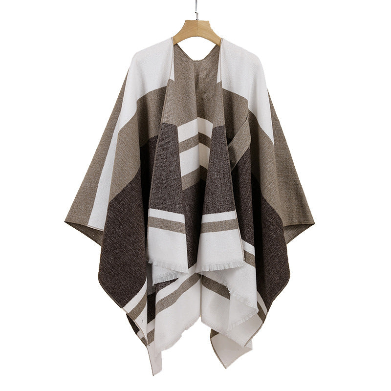 Damen Leichter Capeponcho aus Feinstrick mit geometrischem Blockstreifen-Design – Célinea