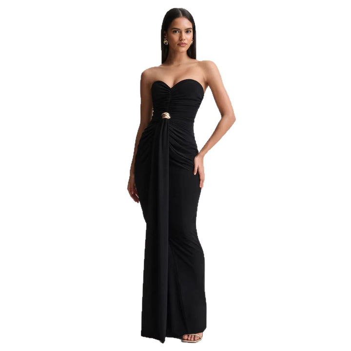 Damen Elegantes und figurbetontes Abendkleid mit gerafftem Design und schimmerndem Detail Echo Archiv