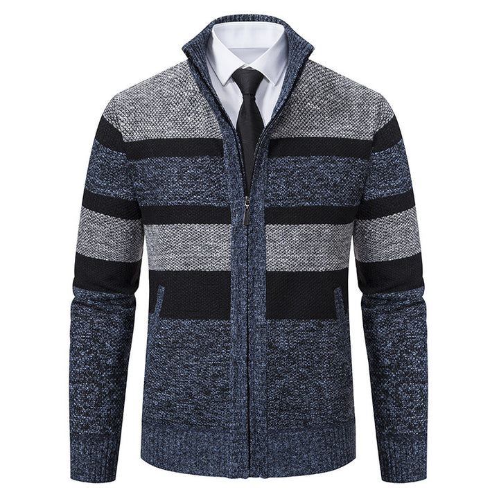 Herren Strickjacke mit Stehkragen und modernem Streifenmuster Echoarchiv