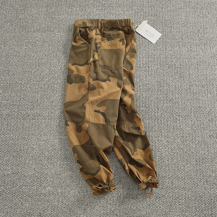 Herren Cargohose im stylischen Camouflage-Design mit elastischem Bund und praktischen Taschen Echoarchiv