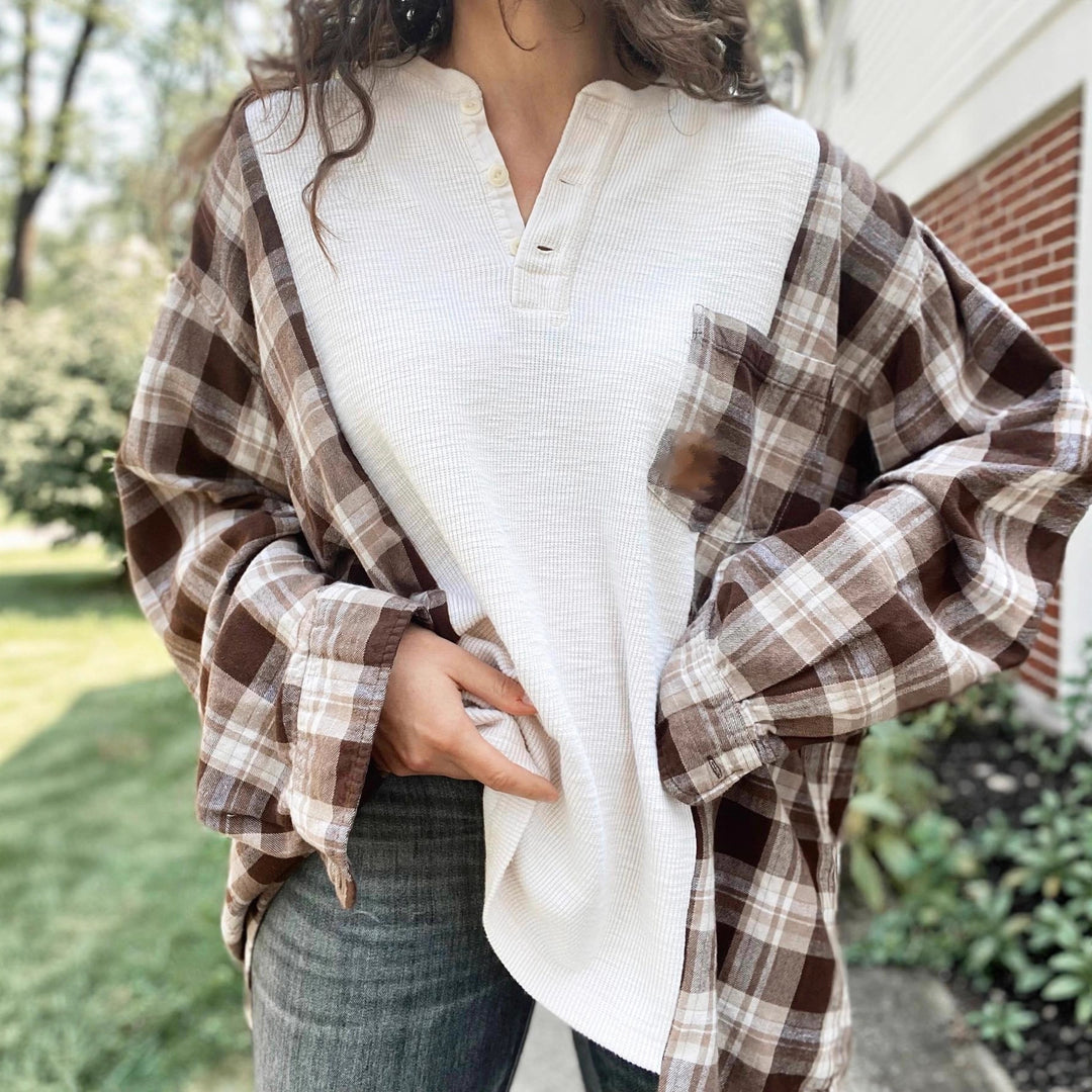 Damen nan karierter Flanell-Overshirt mit aufgesetzter Brusttasche, krempelbaren Ärmeln und legerer Oversize-Passform Echo Archiv