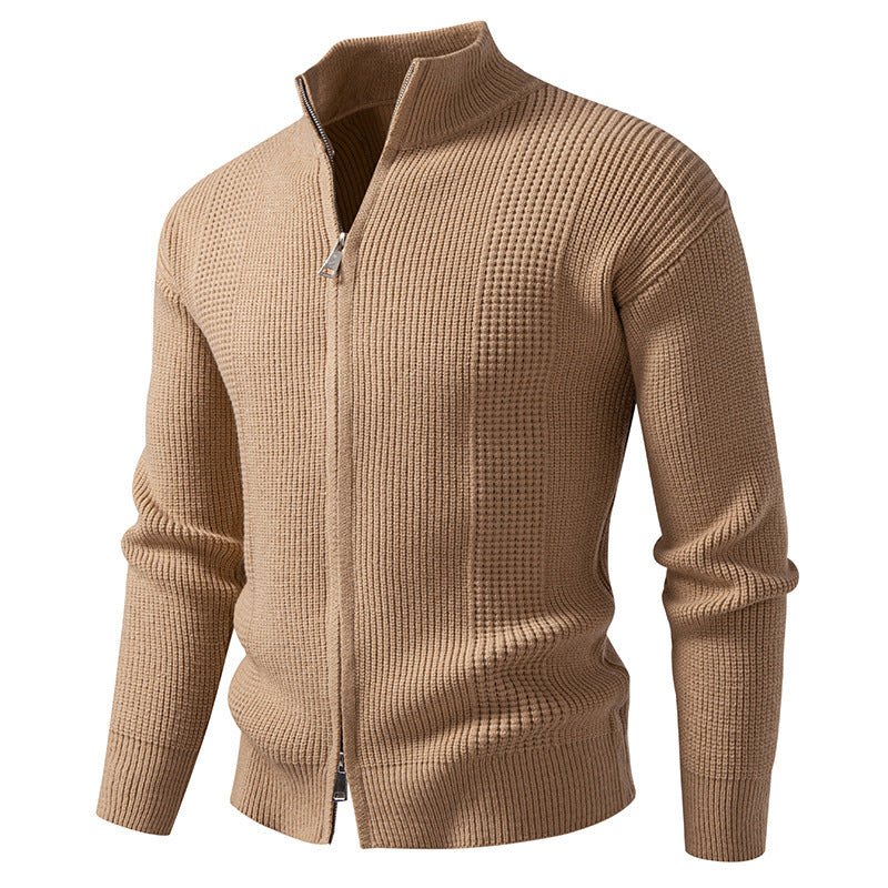 Herren Strickjacke mit hohem Kragen und innovativem Zipper Echoarchiv