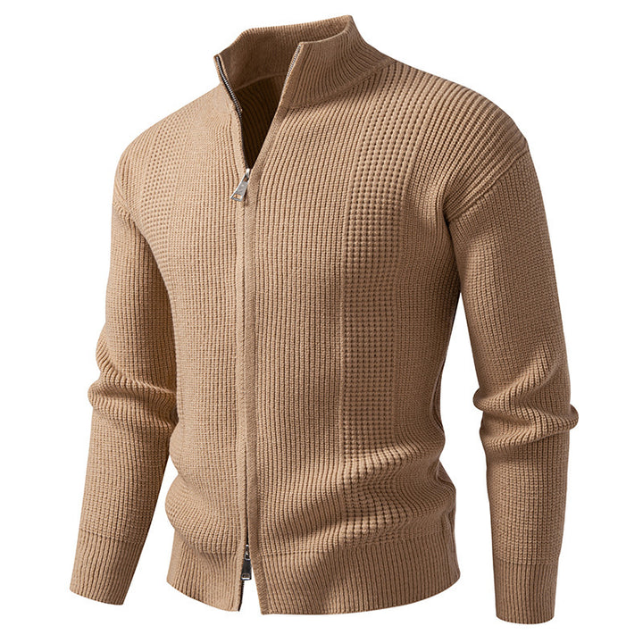 Herren Strickjacke mit hohem Kragen und innovativem Zipper Echoarchiv