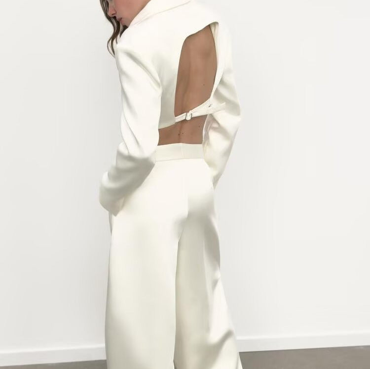 Damen Cropped-Kurzblazer mit abgerundetem Saum und Reverskragen Echoarchiv