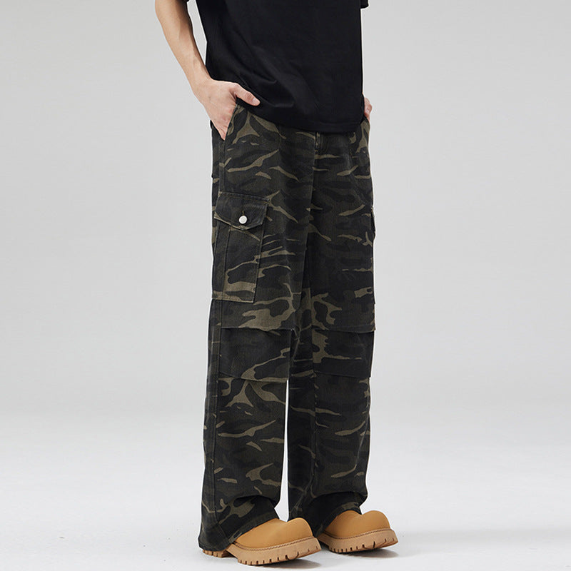Herren Cargohose im weiten Baggy‑Cut mit Camouflage‑Print, Knieabnähern und Pattentaschen Echo Archiv