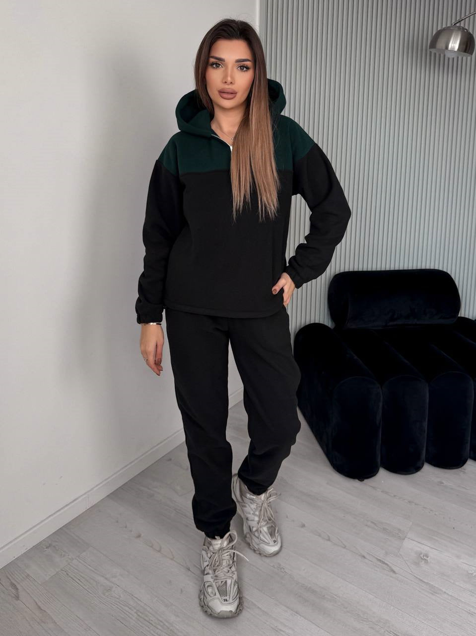 Damen Zweiteiliges Farbblock-Loungewear-Set mit halbem Reißverschluss und schmaler Jogginghose – Avérine