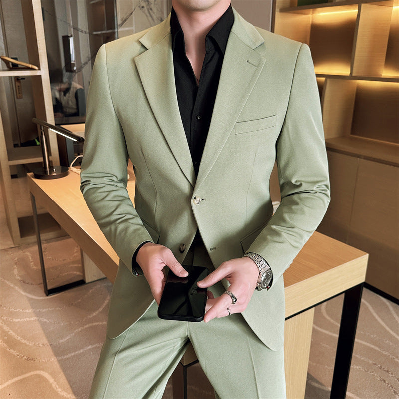 Herren eleganter Anzug mit slim-fit Schnitt Echoarchiv