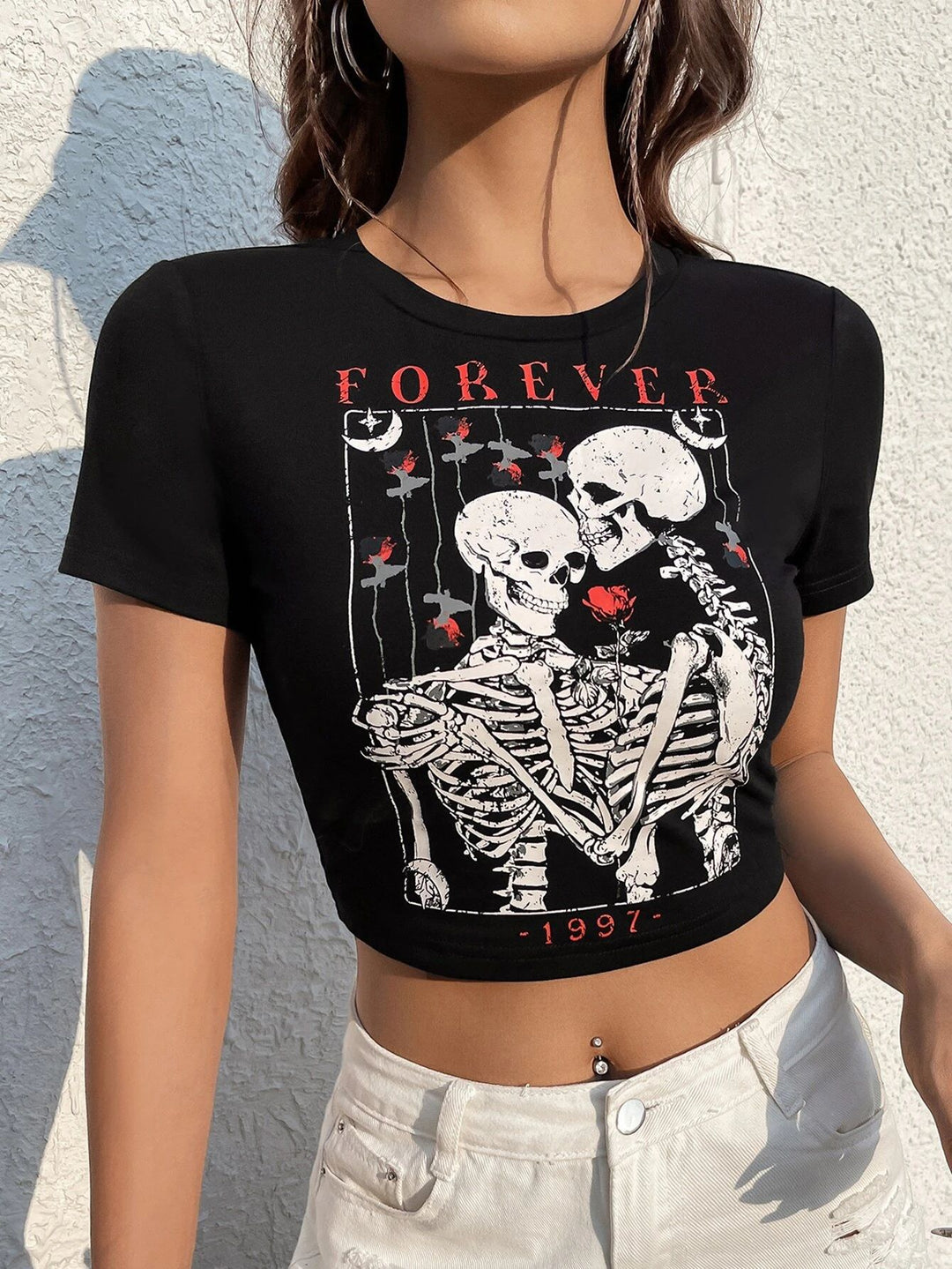 Damen Crop-T-Shirt mit kreativem Schriftzug Echo Archiv