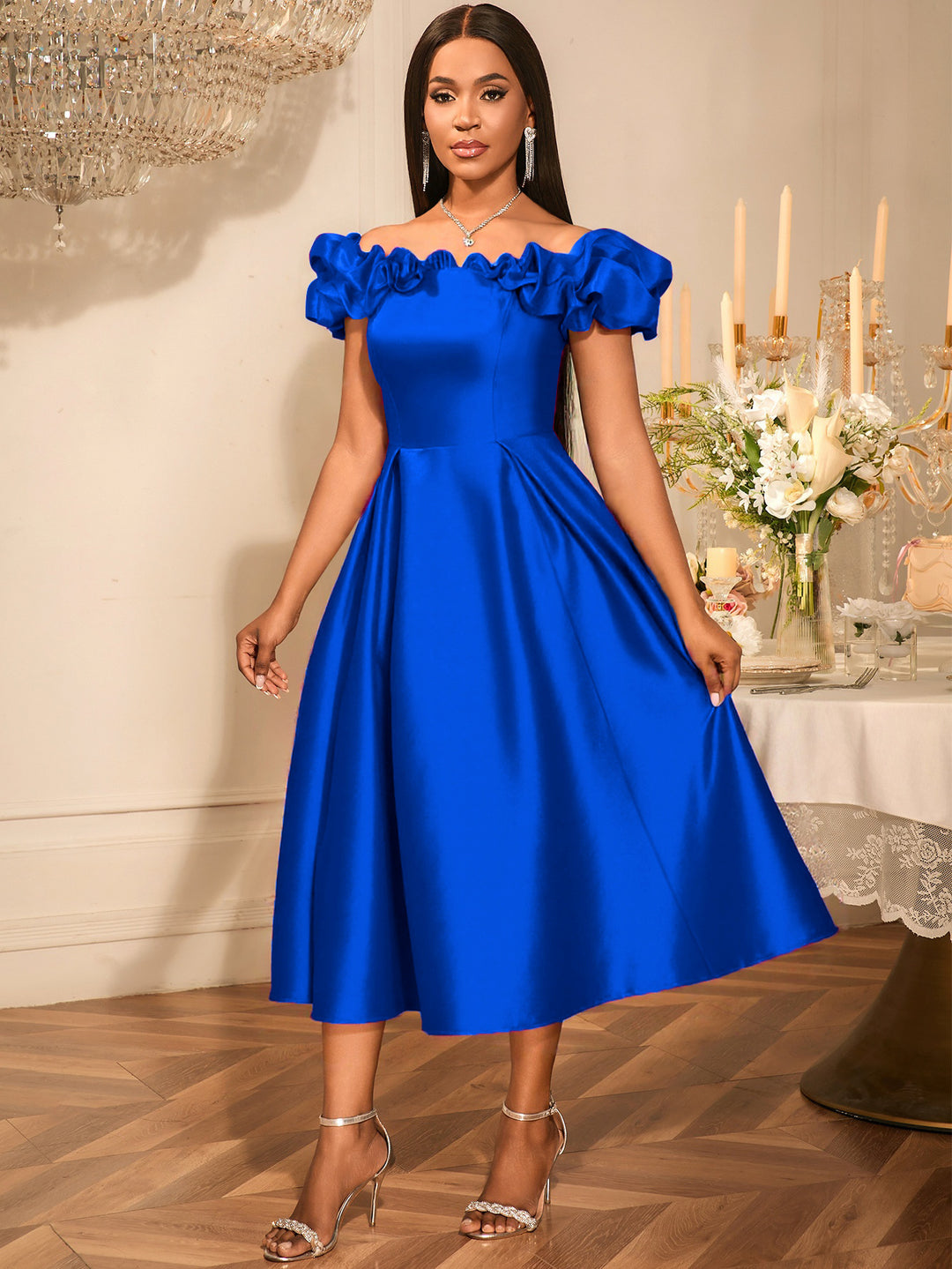 Damen Midi-Party Kleid mit schulterfreiem Design und voluminösen Rüschen Echo Archiv