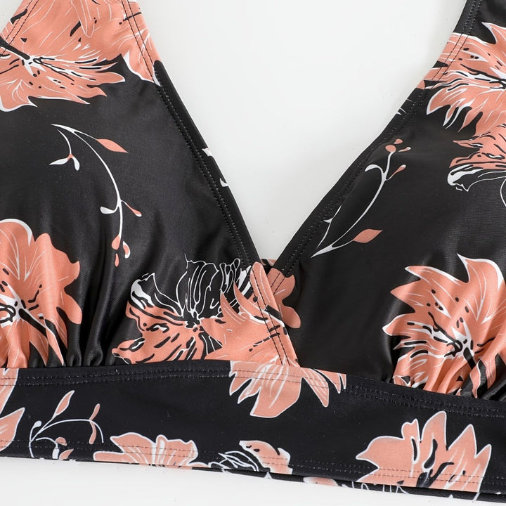 Damen Hochgeschnittener Bikini mit floralen Akzenten und raffinierten Details Echo Archiv