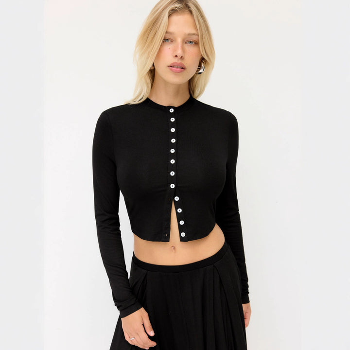 Damen Cropped-Cardigan mit Perlmuttknöpfen und asymmetrischem Zipfel-Midirock – Élanora
