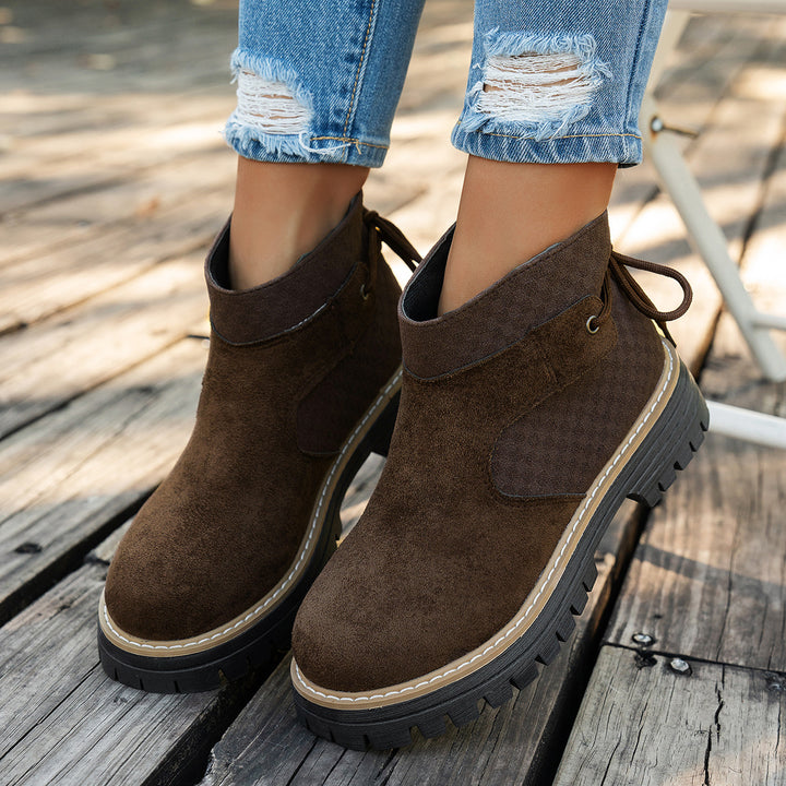 Damen kurze Wildleder-Stiefelette mit robuster Profilsohle und gepolstertem Schaft – Varelle