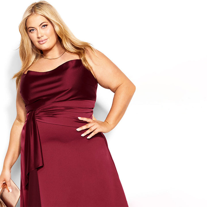 Damen elegantes Hochzeitskleid mit asymmetrischem Saum und Taillengürtel Echo Archiv