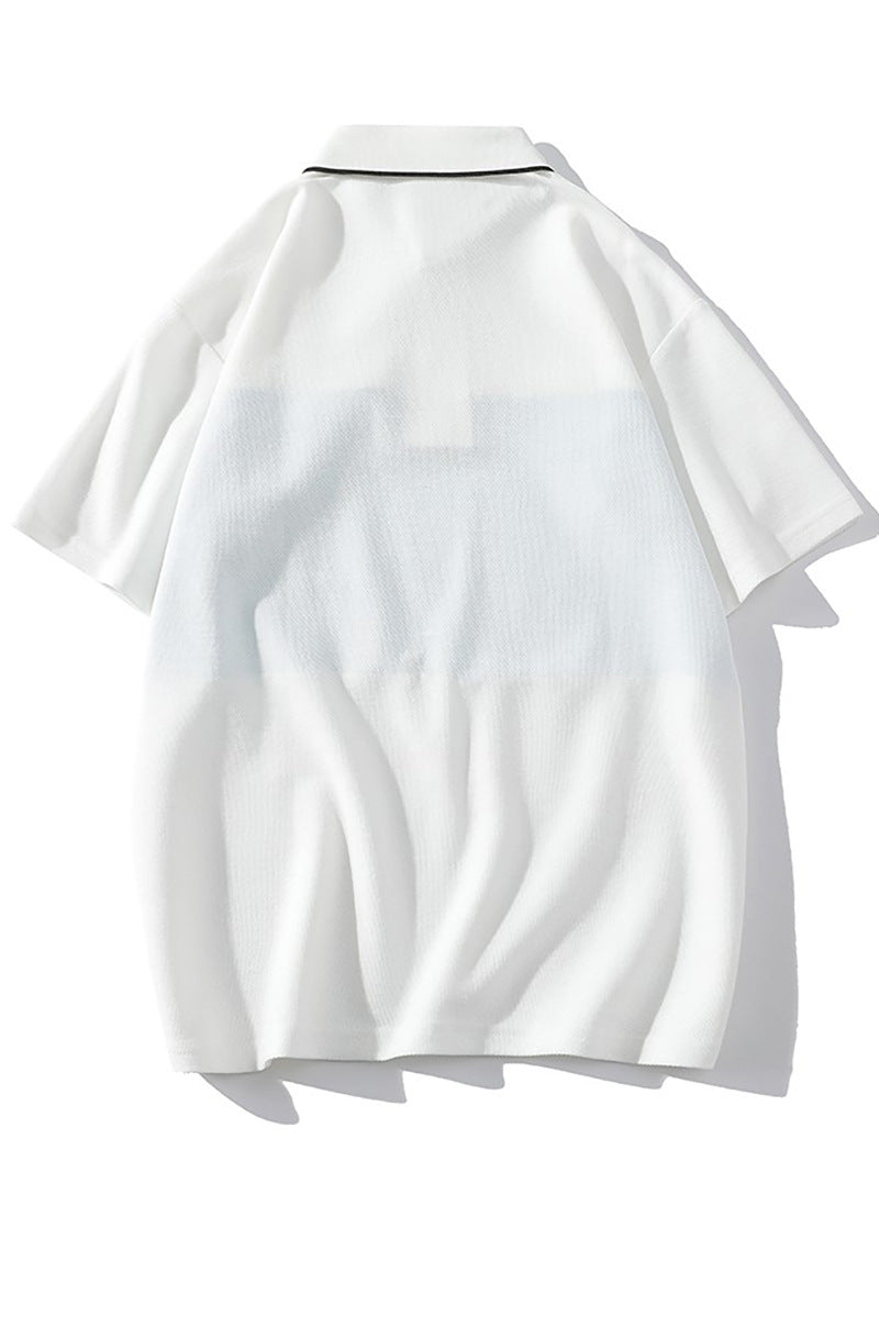 Herren Poloshirt mit modernem Schriftzug und praktischem Brusttaschen Echoarchiv