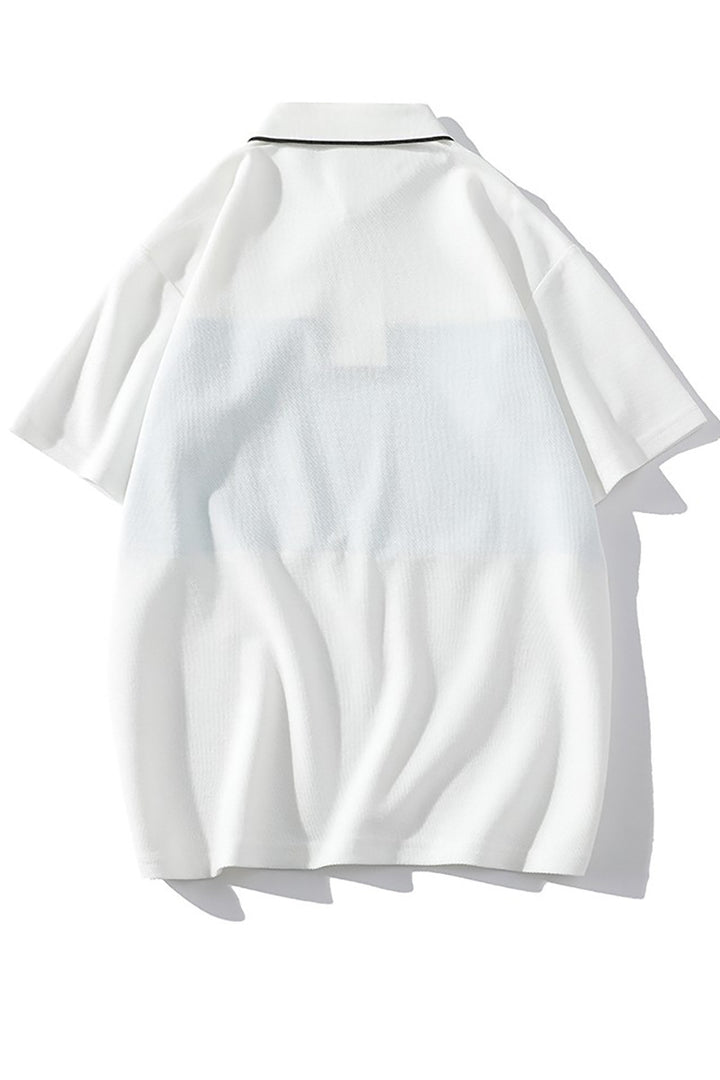 Herren Poloshirt mit modernem Schriftzug und praktischem Brusttaschen Echoarchiv
