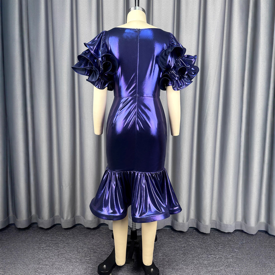 Damen glamouröses Abendkleid mit voluminösen Rüschensäumen Echo Archiv